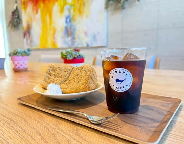OHRURI COFFEEのコーヒーとケーキ