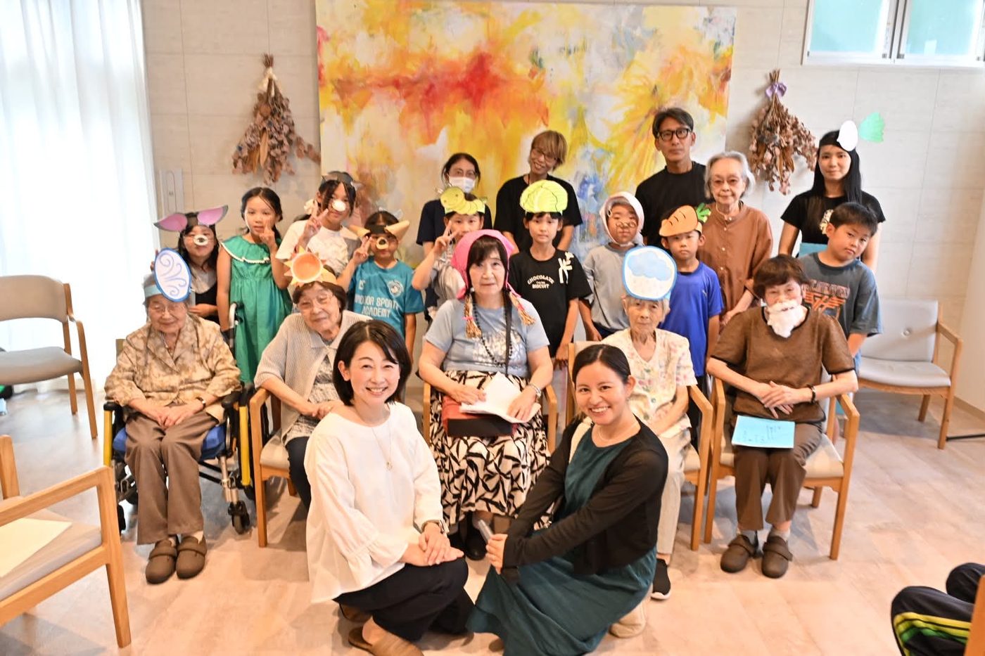 イベントに集まった子どもたち・利用者・スタッフの集合写真