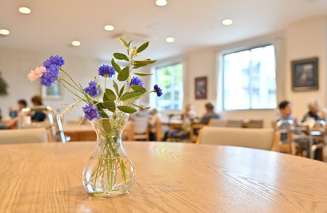 落ち着いたOHRURI COFFEEの店内